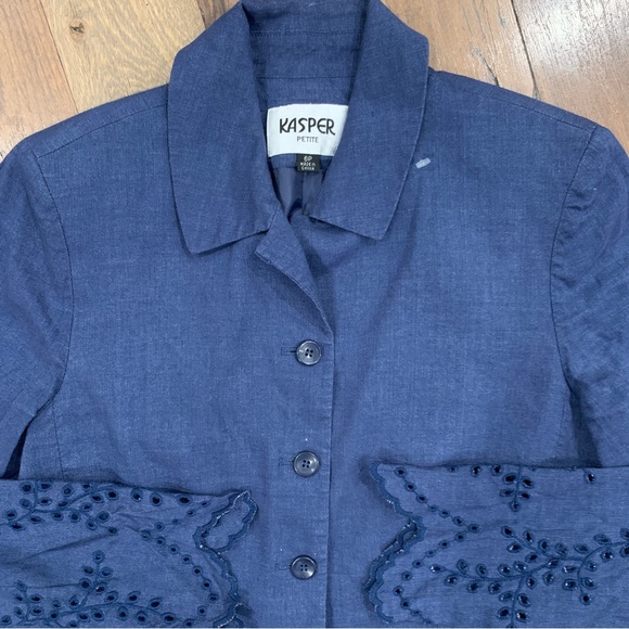 Kasper Navy Blue Floral Eyelet Linen Blazer Size 6P - Picture 6 of 8